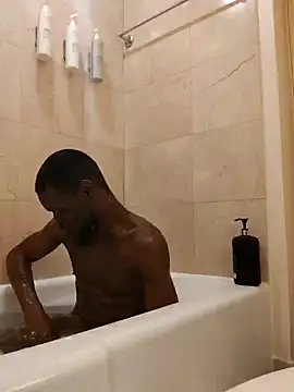 Maculine Stayr online show from December 4, 2024, 5:27 am