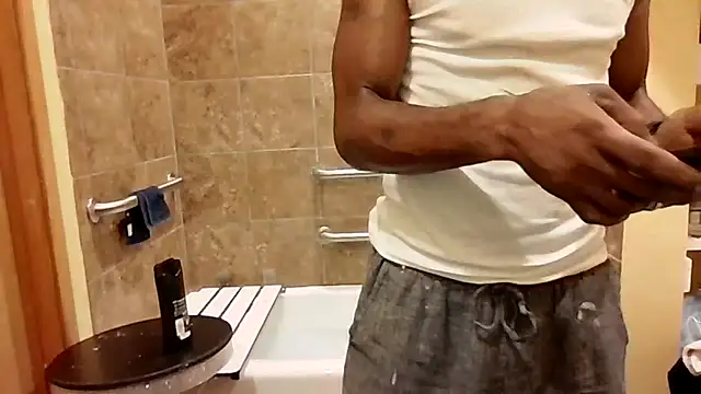 Maculine Stayr online show from October 16, 2025, 10:33 pm