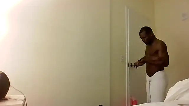 Maculine Stayr online show from April 24, 2026, 6:49 am