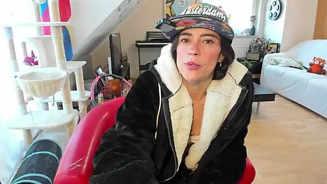 Snapshot of tinny_williams chatting on September 10, 2025, 6:24 am tinny williams online show from September 10, 2025, 6:24 am