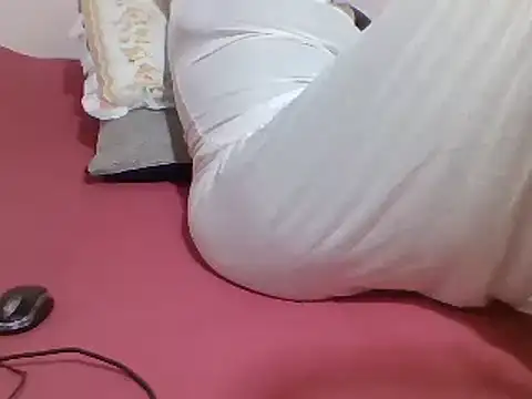 sweetelle09 online show from March 8, 2025, 7:09 pm