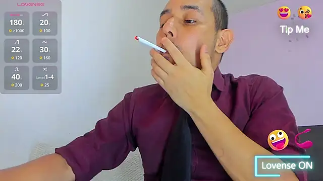 jhonyalzate2 online show from January 10, 2025, 7:00 pm