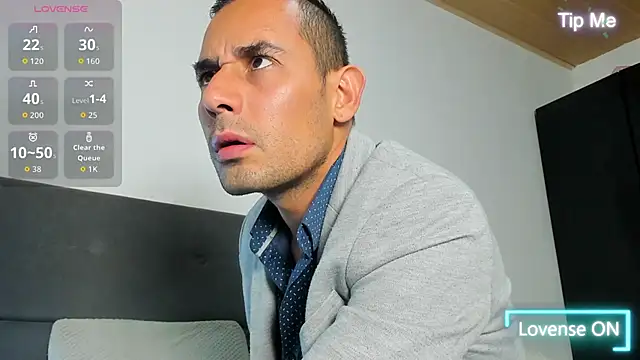 jhonyalzate2 online show from April 7, 2026, 2:34 am