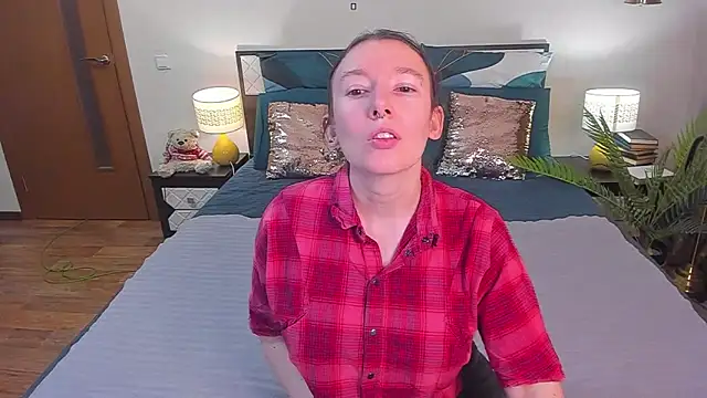 CatherineWalls online show from February 19, 2026, 3:35 am