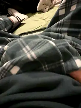 Snapshot of Andrei_992 chatting on November 12, 2025, 8:08 pm Andrei 992 online show from November 12, 2025, 8:08 pm