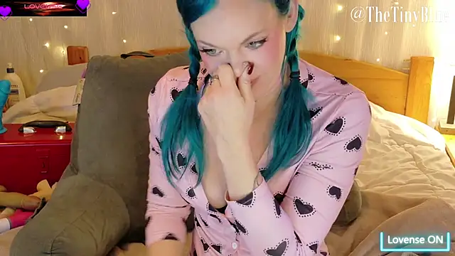 thetinyblue online show from October 10, 2025, 5:56 pm