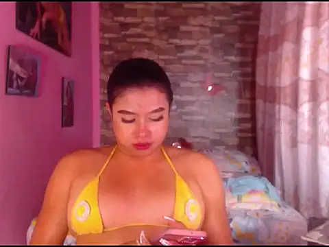 katrinawillff online show from February 26, 2025, 6:11 pm