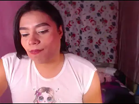 katrinawillff online show from December 15, 2025, 2:05 am