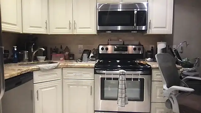 BigGuyMuscle online show from September 24, 2025, 3:54 am