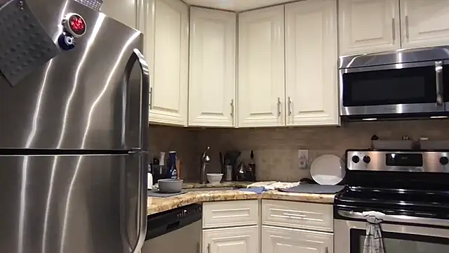 BigGuyMuscle online show from November 4, 2025, 7:24 pm