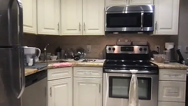 BigGuyMuscle online show from December 15, 2025, 8:57 pm