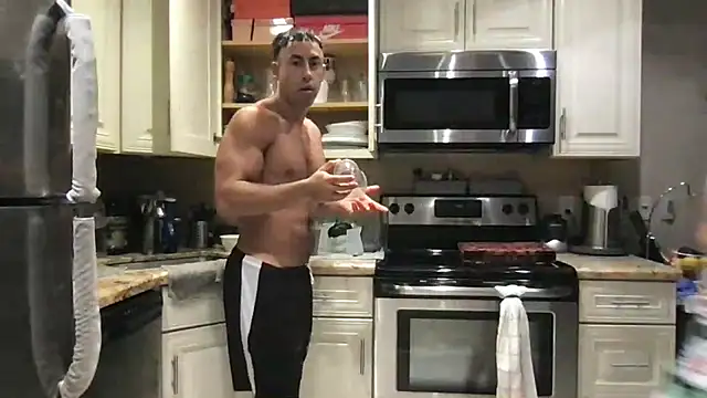 Snapshot of BigGuyMuscle chatting on April 21, 2026, 2:26 am BigGuyMuscle online show from April 21, 2026, 2:26 am