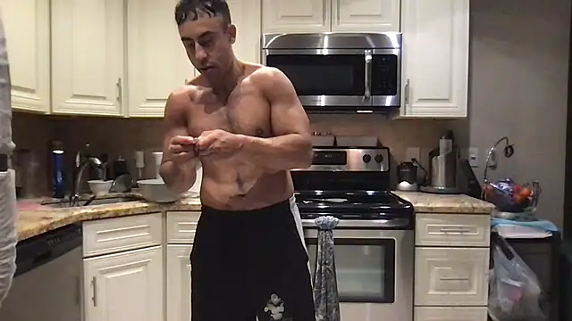 Snapshot of BigGuyMuscle chatting on June 3, 2026, 12:46 am BigGuyMuscle online show from June 3, 2026, 12:46 am