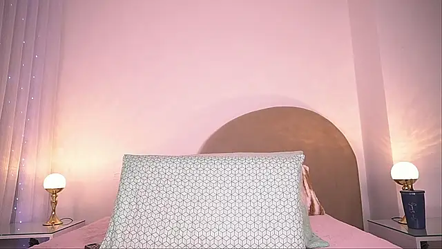 alexaa walker online show from November 27, 2025, 11:56 am