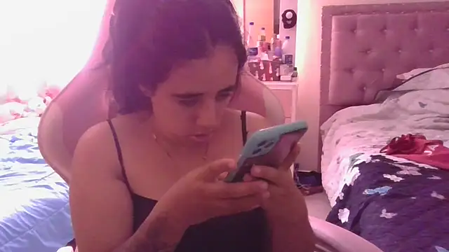 annarose19 online show from February 7, 2025, 9:04 pm