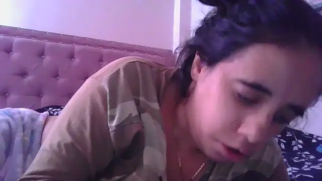 annarose19 online show from February 12, 2025, 7:35 pm