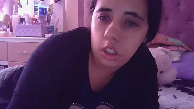 annarose19 online show from September 18, 2025, 7:49 pm