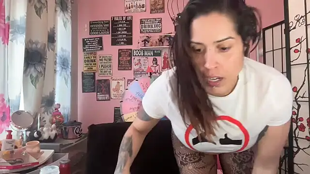 latinacubana online show from February 1, 2025, 8:58 pm