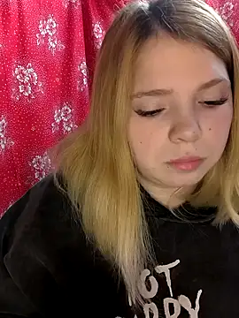 Zuli Kiska online show from February 13, 2025, 9:06 pm