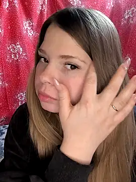 Snapshot of Zuli_Kiska chatting on January 18, 2026, 8:34 pm Zuli Kiska online show from January 18, 2026, 8:34 pm