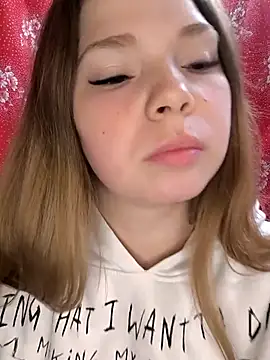 Snapshot of Zuli_Kiska chatting on February 5, 2026, 8:13 pm Zuli Kiska online show from February 5, 2026, 8:13 pm