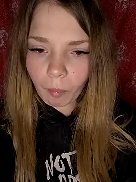 Snapshot of Zuli_Kiska chatting on February 20, 2026, 8:42 pm Zuli Kiska online show from February 20, 2026, 8:42 pm