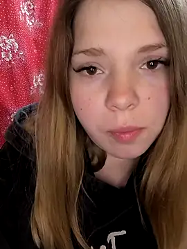 Snapshot of Zuli_Kiska chatting on February 22, 2026, 7:23 pm Zuli Kiska online show from February 22, 2026, 7:23 pm