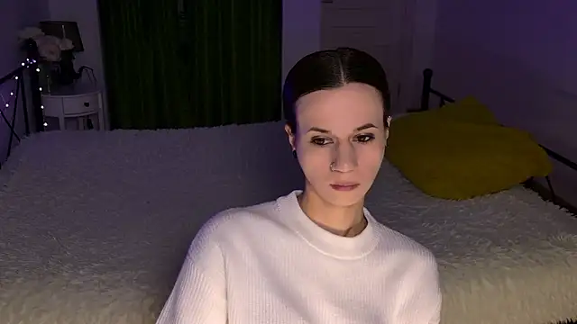 ItsAlisia online show from December 4, 2025, 1:53 pm