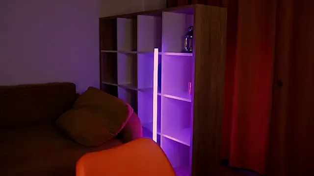 ItsAlisia online show from December 18, 2025, 1:39 pm