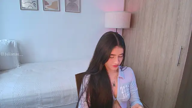 Snapshot of iriswest_ chatting on October 19, 2025, 7:36 pm iriswest  online show from October 19, 2025, 7:36 pm