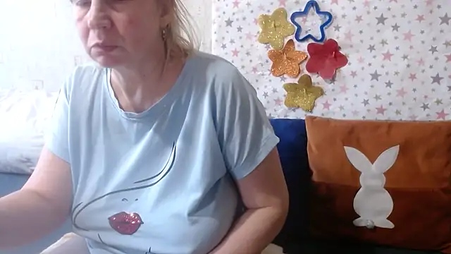 QueenLana online show from June 7, 2026, 8:40 am