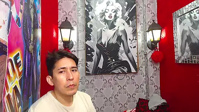 Snapshot of shannentrans chatting on December 11, 2024, 12:12 am shannentrans online show from December 11, 2024, 12:12 am