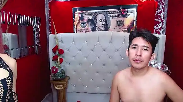 Snapshot of shannentrans chatting on December 15, 2024, 12:07 am shannentrans online show from December 15, 2024, 12:07 am