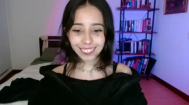 Snapshot of babyluna_8_8 chatting on December 31, 2024, 3:34 am babyluna 8 8 online show from December 31, 2024, 3:34 am