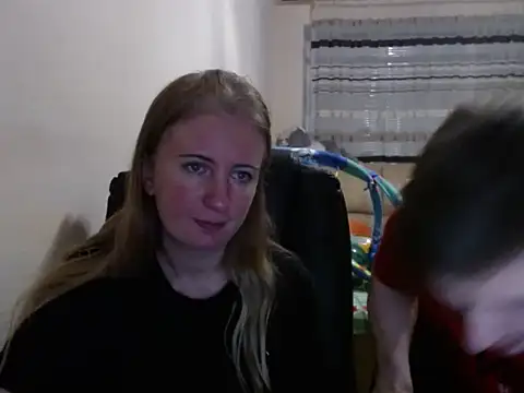 PeterAndJen online show from September 25, 2025, 6:22 pm