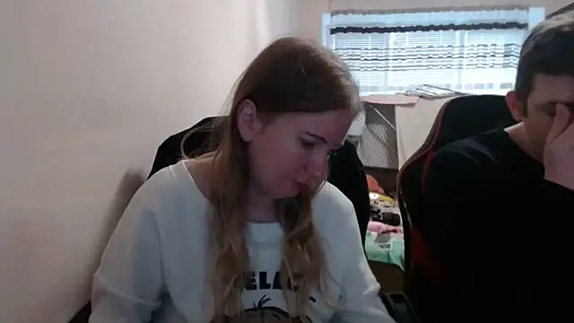 PeterAndJen online show from October 7, 2025, 7:38 am