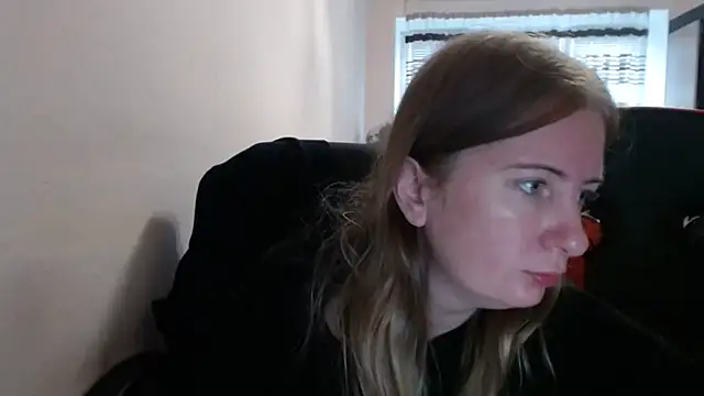 PeterAndJen online show from October 9, 2025, 8:01 am