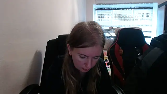 PeterAndJen online show from October 14, 2025, 6:47 am