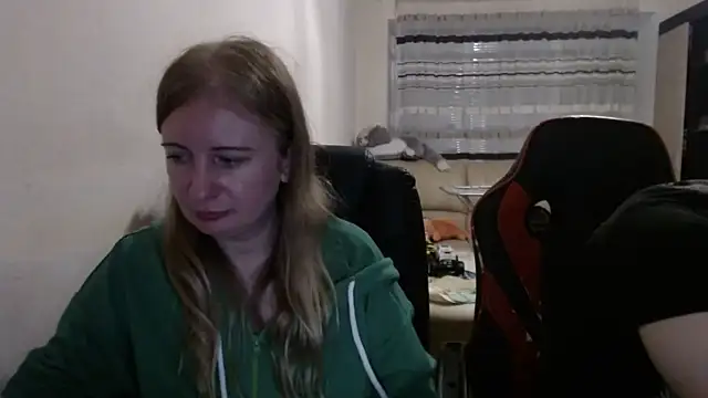 PeterAndJen online show from October 21, 2025, 7:03 pm