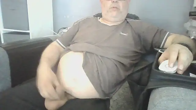 Naturistmale45 online show from April 29, 2026, 5:06 pm