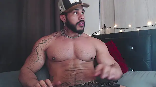 Snapshot of Artemis_Kazttman chatting on December 22, 2024, 10:25 pm Artemis Kazttman online show from December 22, 2024, 10:25 pm