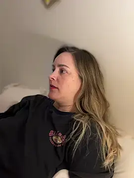 Snapshot of misslulipop chatting on March 21, 2025, 1:34 am misslulipop online show from March 21, 2025, 1:34 am