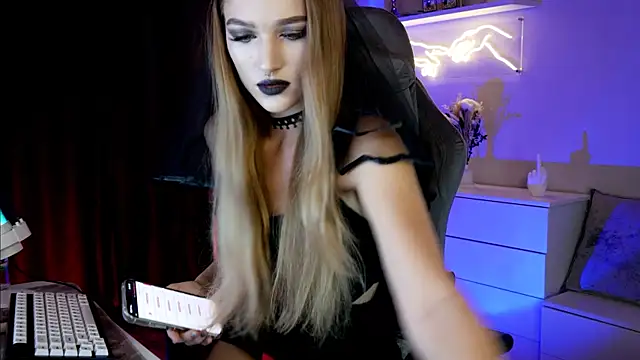 MrsTenderBeast online show from March 7, 2025, 5:06 pm