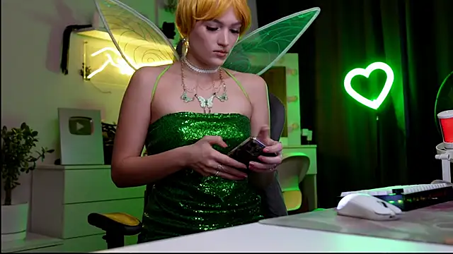 MrsTenderBeast online show from September 21, 2025, 3:13 pm