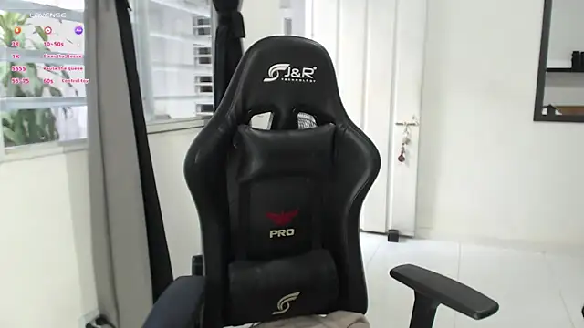 Snapshot of tamy_shine87 chatting on December 14, 2025, 5:40 pm tamy shine87 online show from December 14, 2025, 5:40 pm