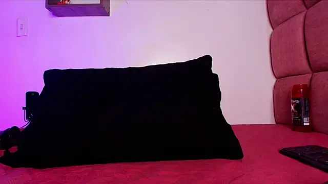 lorrayne  online show from February 1, 2025, 12:05 pm