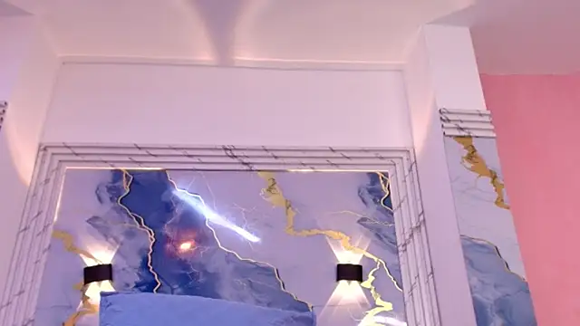 lorrayne  online show from October 7, 2025, 12:13 pm