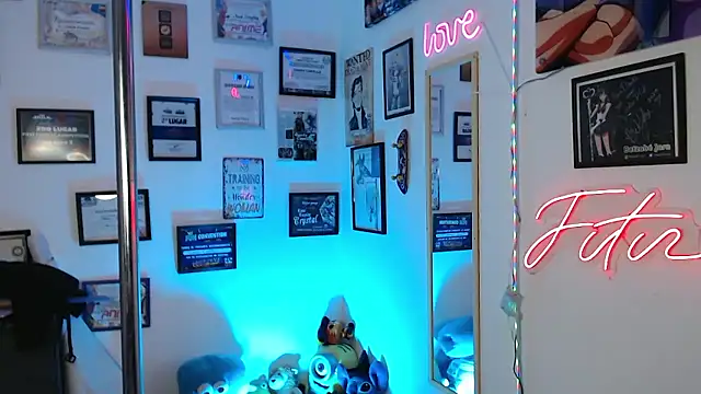 AhriSteele online show from December 18, 2025, 3:56 am