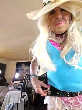 Snapshot of CROSSCOUNTRY1 chatting on March 13, 2025, 9:37 pm CROSSCOUNTRY1 online show from March 13, 2025, 9:37 pm