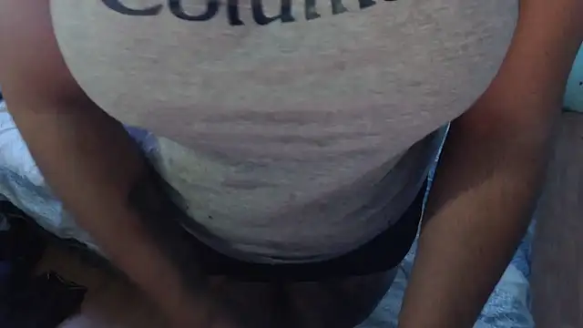 Snapshot of Hilarybunnyy chatting on December 2, 2024, 10:56 pm Hilarybunnyy online show from December 2, 2024, 10:56 pm